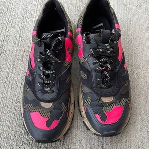 Valentino Men’s Size 43 Good Condition - Pink Camo Good Soles as pictured